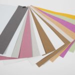 Variété de couleurs de carton d'usine