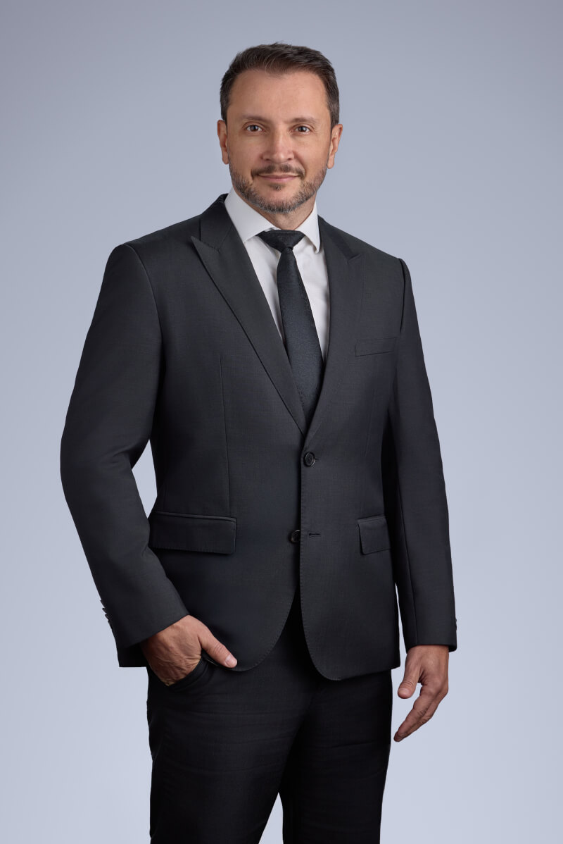 251203 Greif ExecutivePortraits GustavoLibanio 0588 3000x2000px 100ppi Photo by Matt Reese © 2025 1