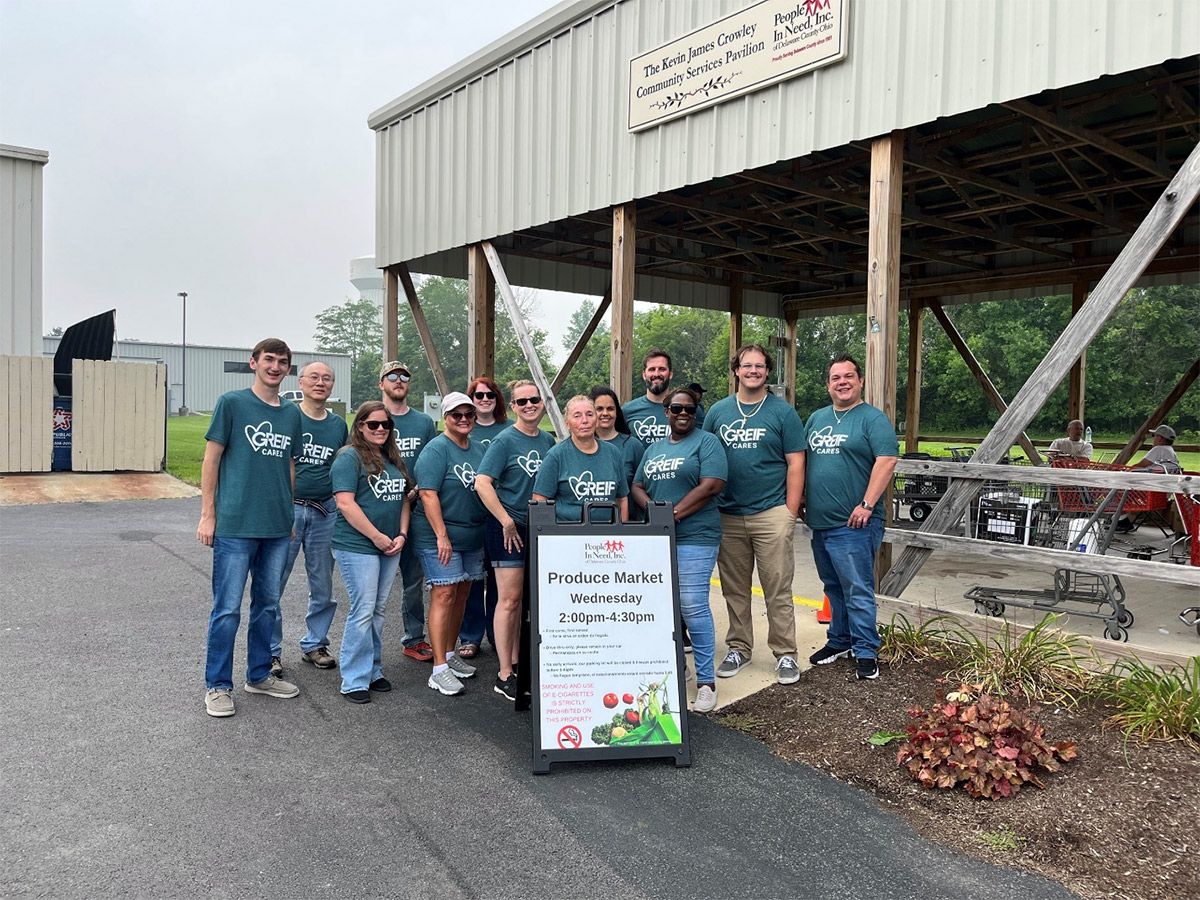 Greif volunteers